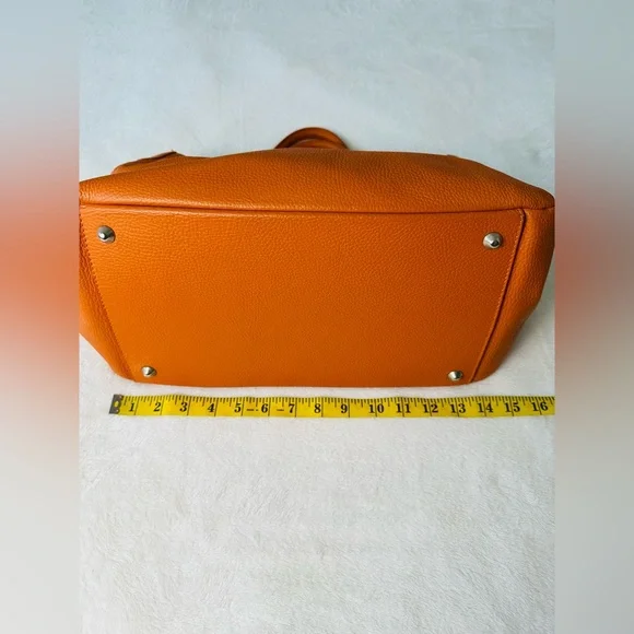 Mark and Graham Elisabetta Slouch Pebbled Leather Handbag - Picture 5 of 9